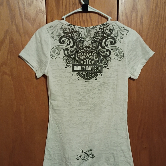Harley-Davidson Women's White and Black Graphic Tee - Picture 5 of 6
